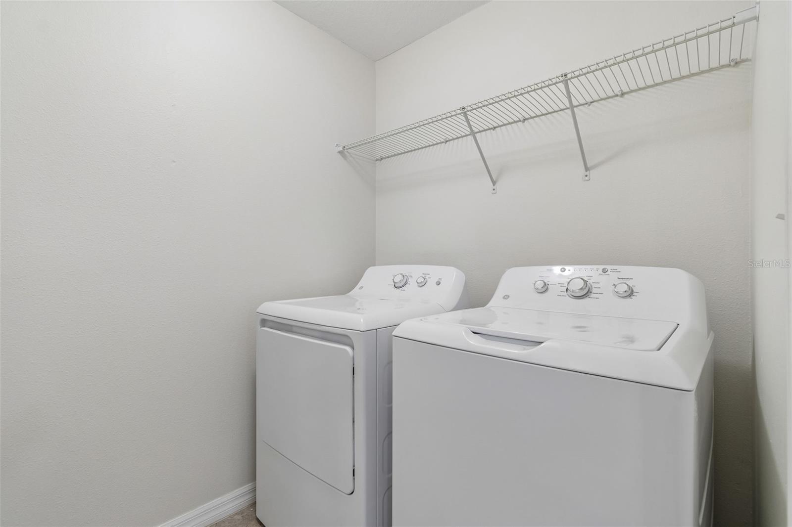 RIVERVIEW LAKES - Residential Lease