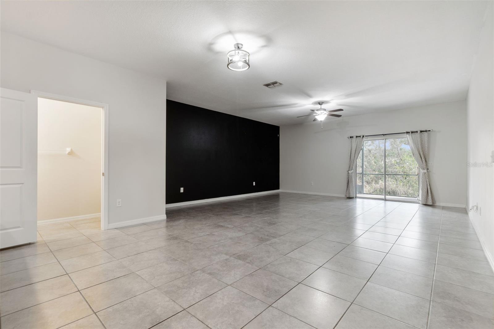 RIVERVIEW LAKES - Residential Lease