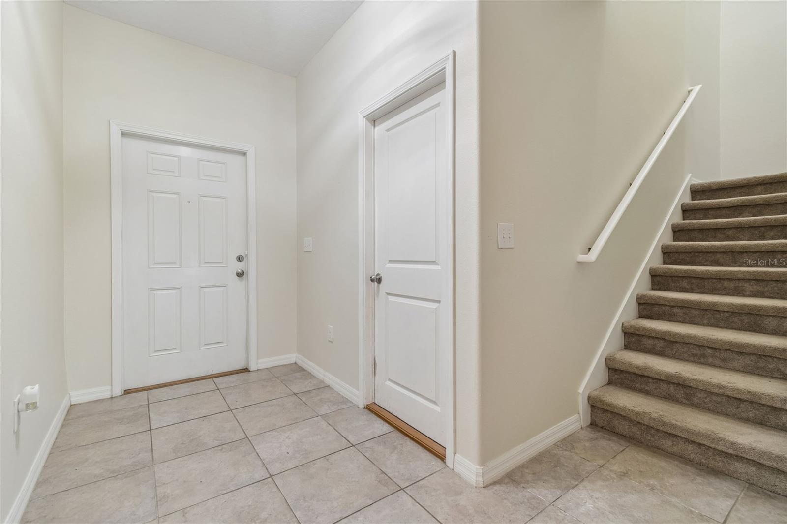 RIVERVIEW LAKES - Residential Lease