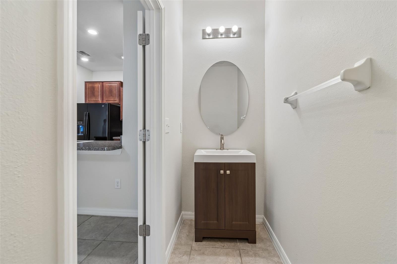 RIVERVIEW LAKES - Residential Lease