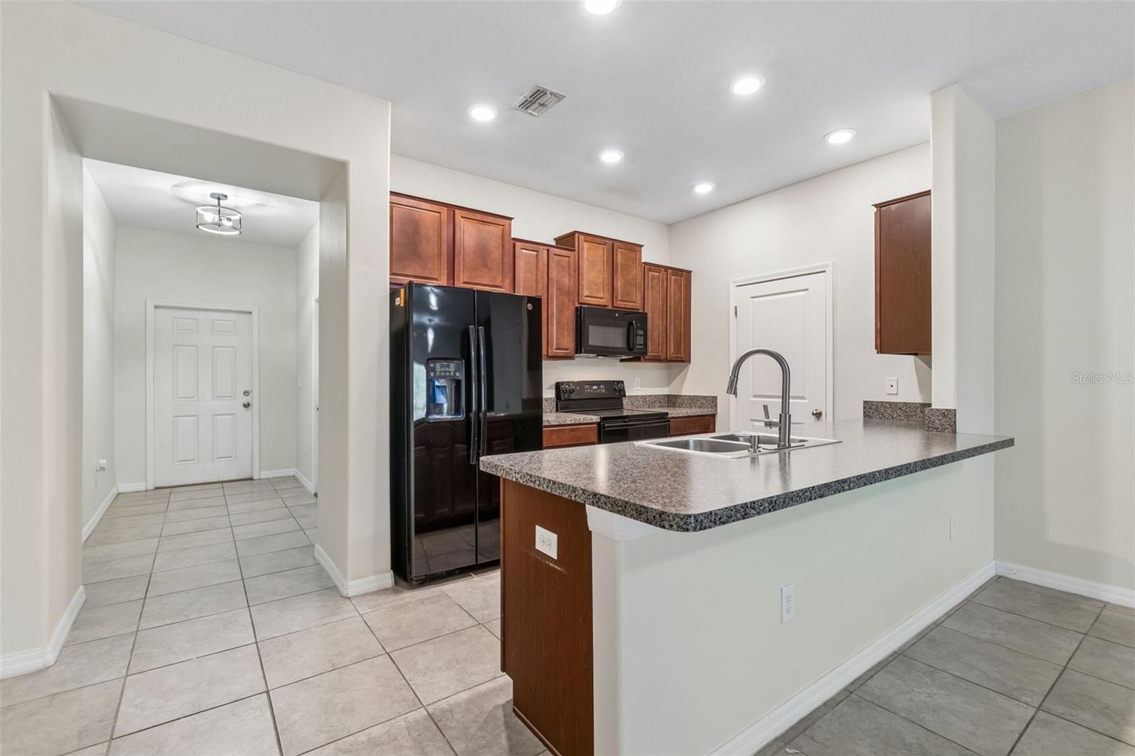 RIVERVIEW LAKES - Residential Lease