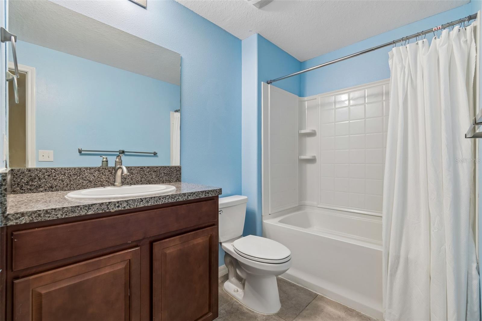 RIVERVIEW LAKES - Residential Lease