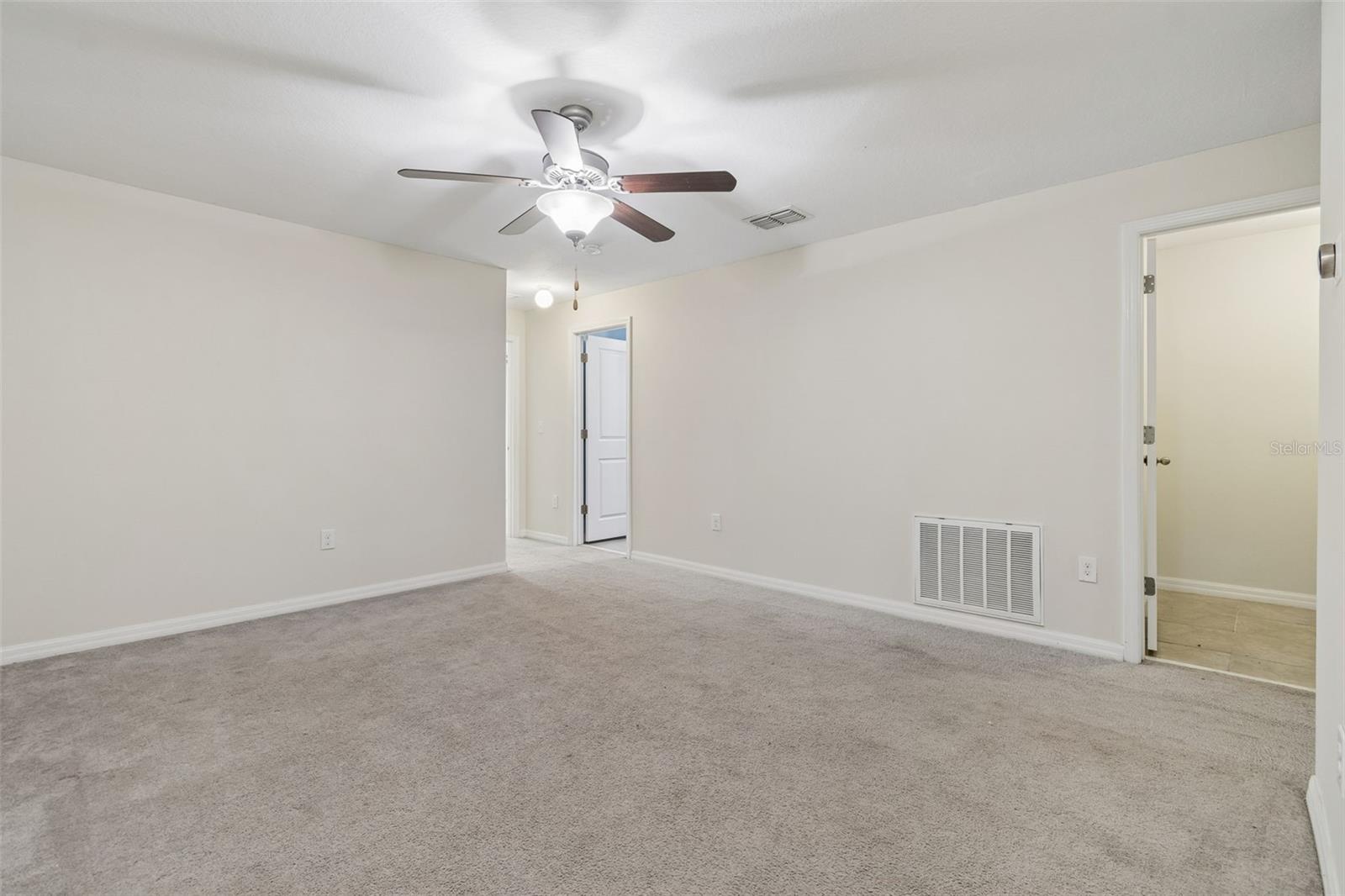 RIVERVIEW LAKES - Residential Lease