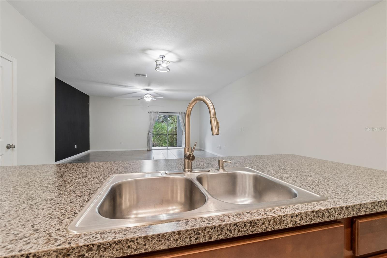 RIVERVIEW LAKES - Residential Lease