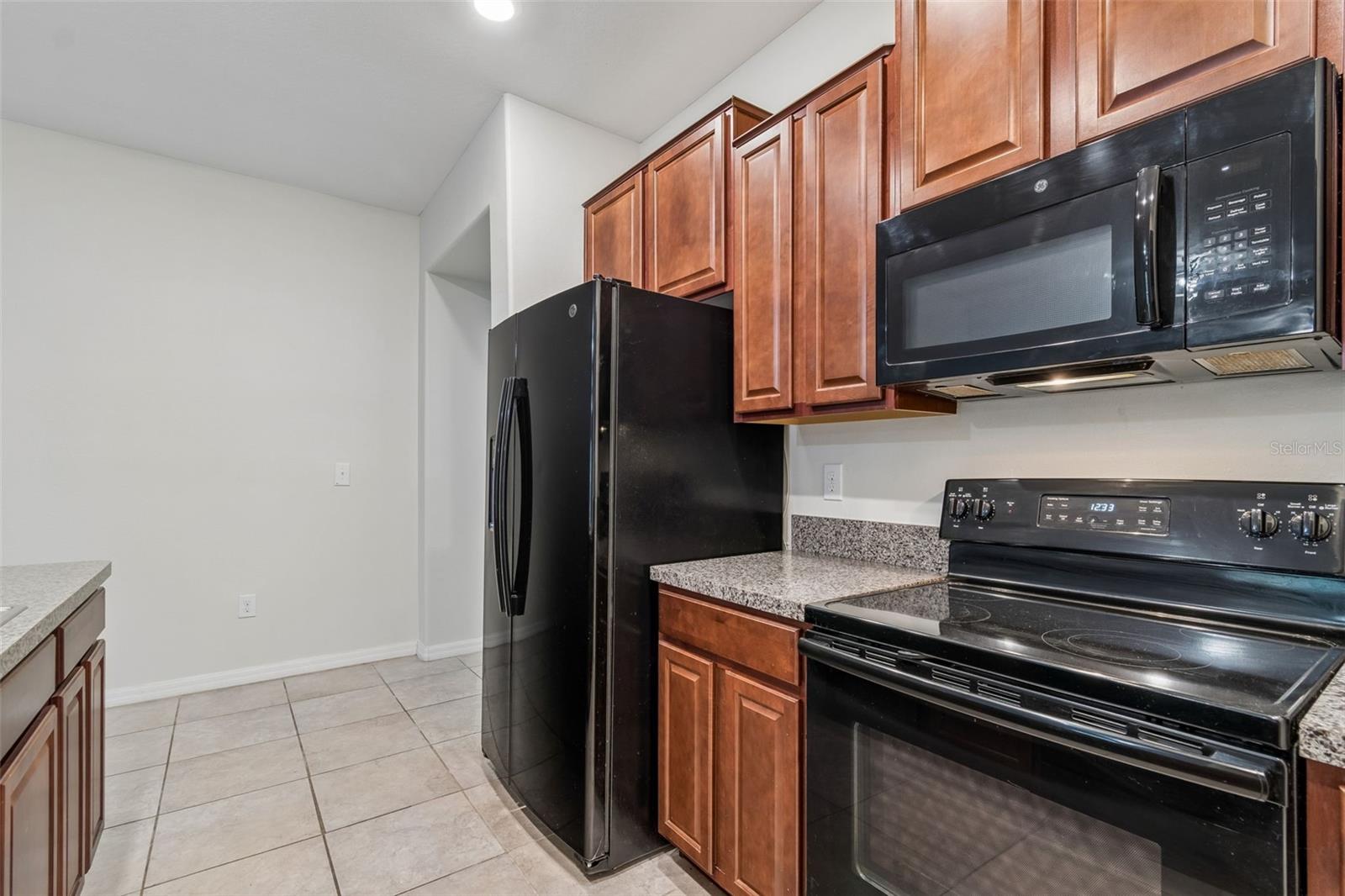 RIVERVIEW LAKES - Residential Lease