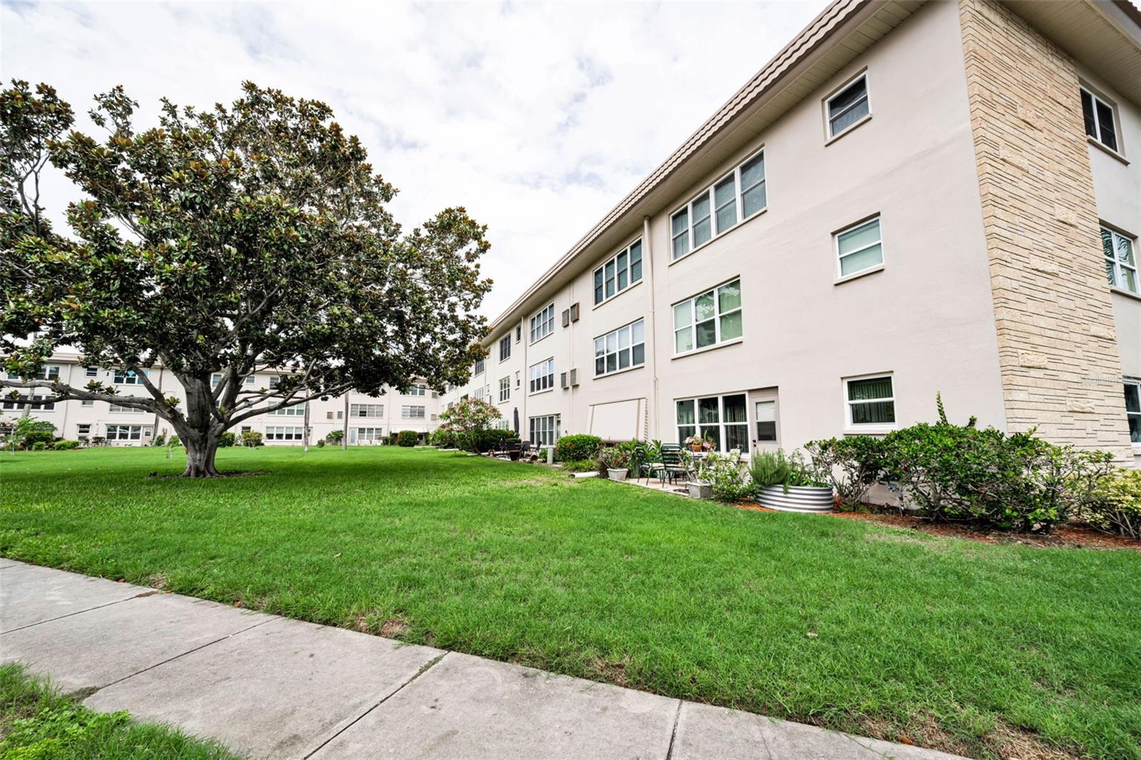 FIVE TOWNS OF ST PETE - Residential