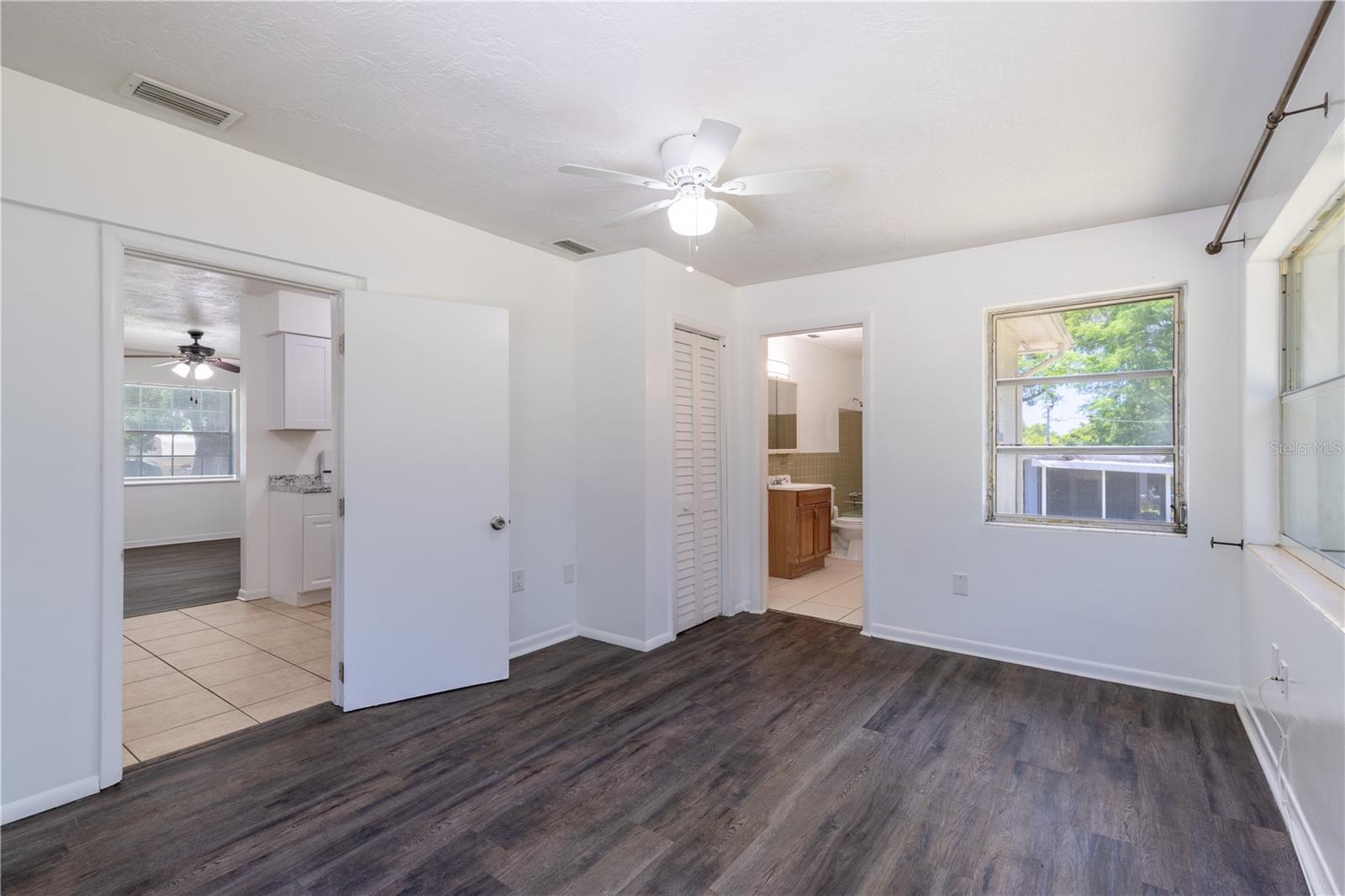 000114 - BEVERLY HILLS UNIT 2 - Residential