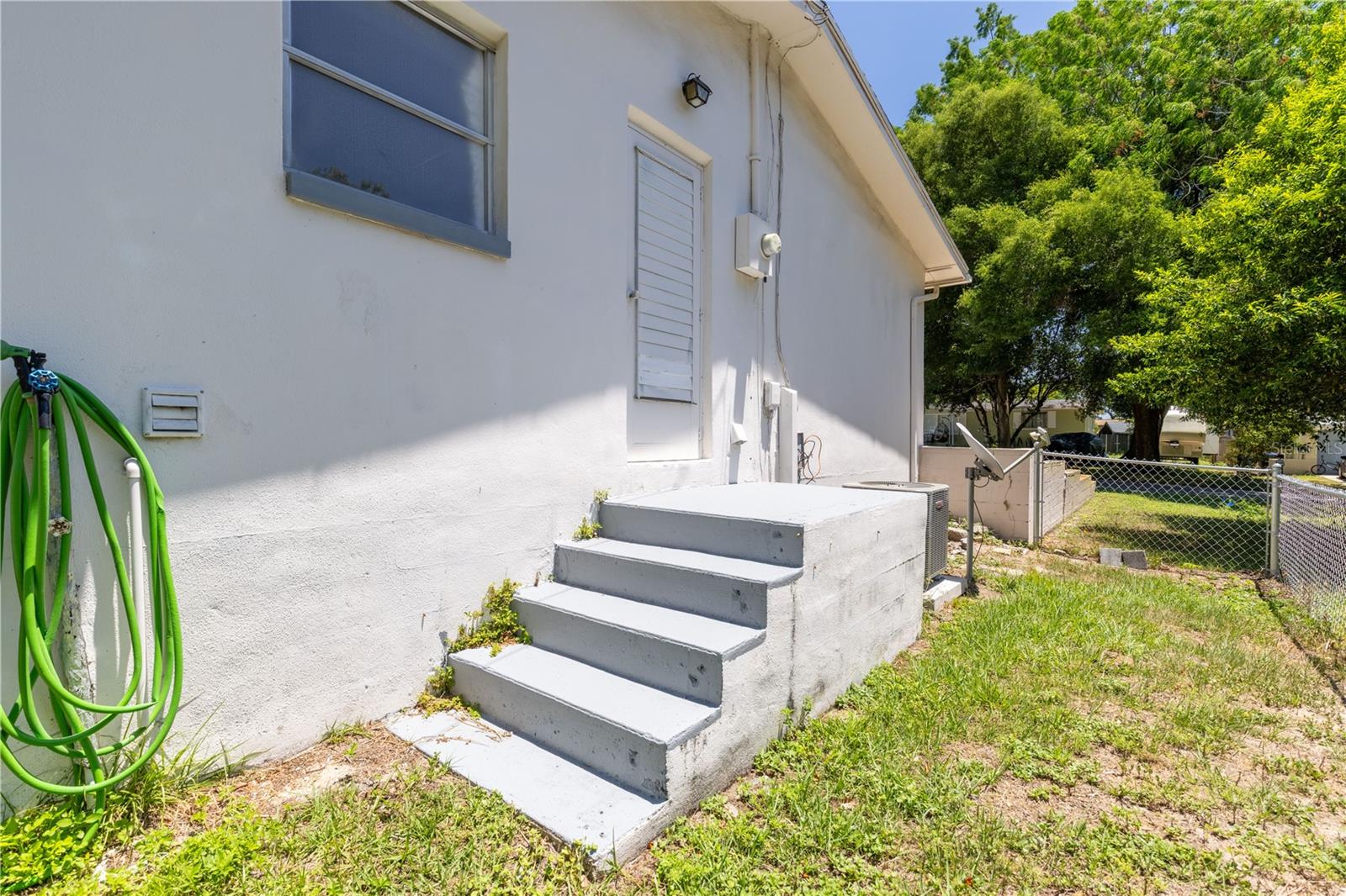 000114 - BEVERLY HILLS UNIT 2 - Residential