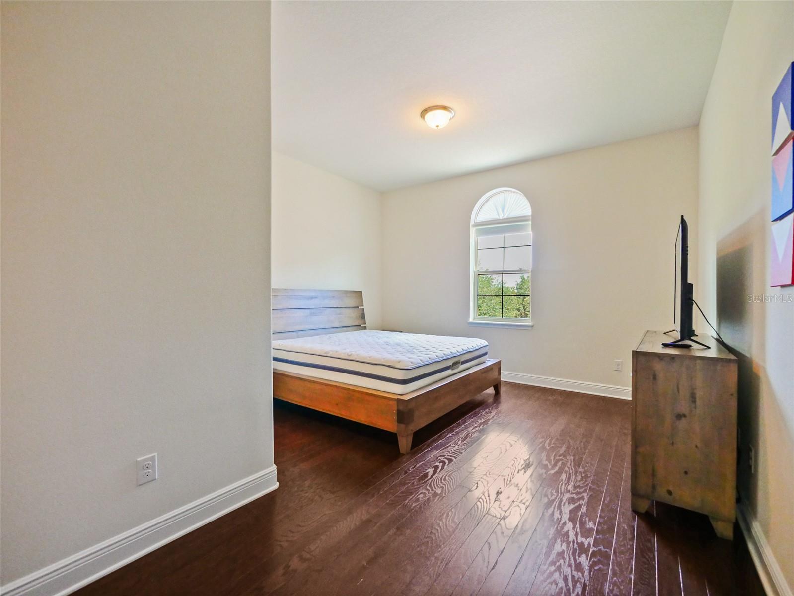 WATERLEIGH PH 1B - Residential Lease