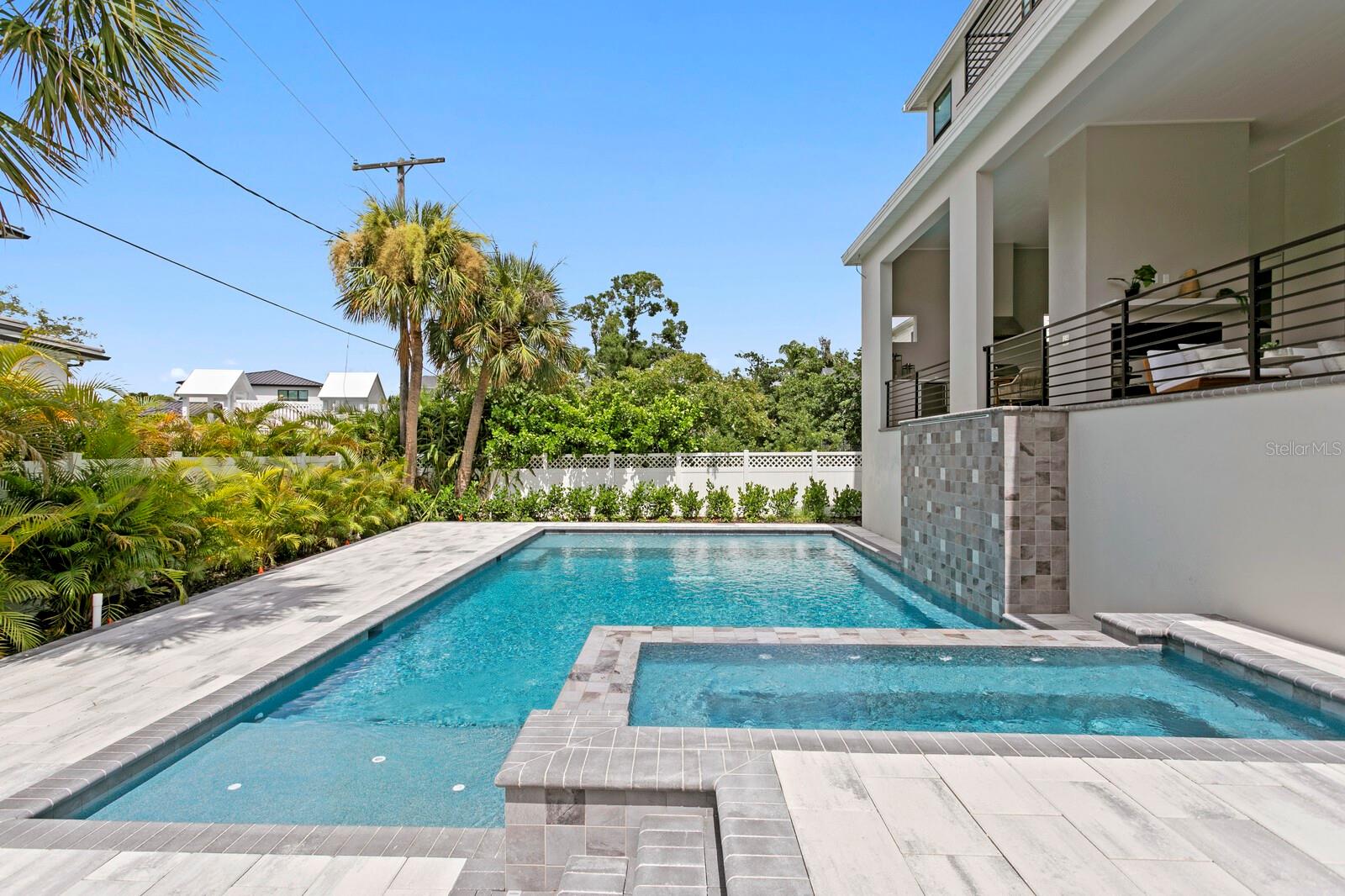 SUNSET PARK - Residential