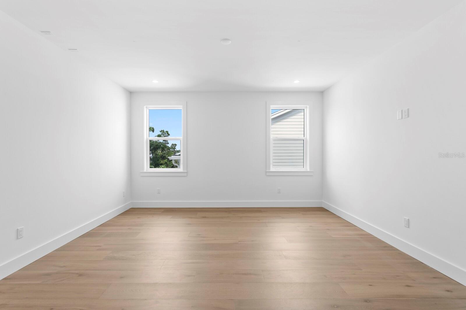 SUNSET PARK - Residential