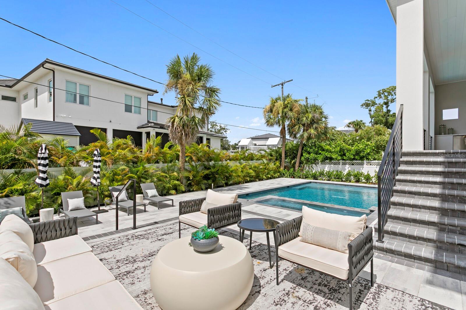 SUNSET PARK - Residential