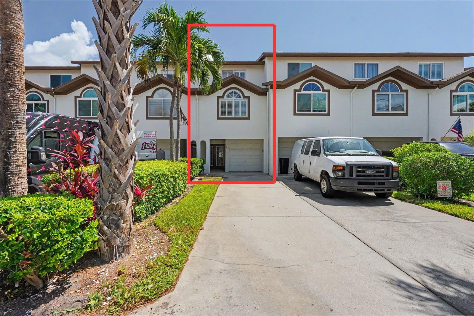 PALMS OF TIERRA - Residential