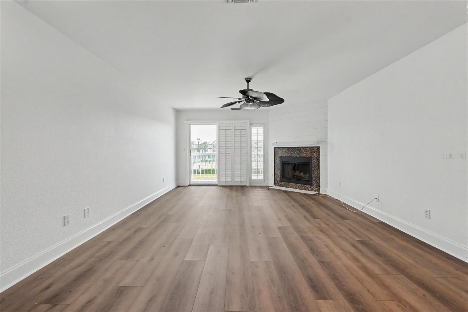 PALMS OF TIERRA - Residential