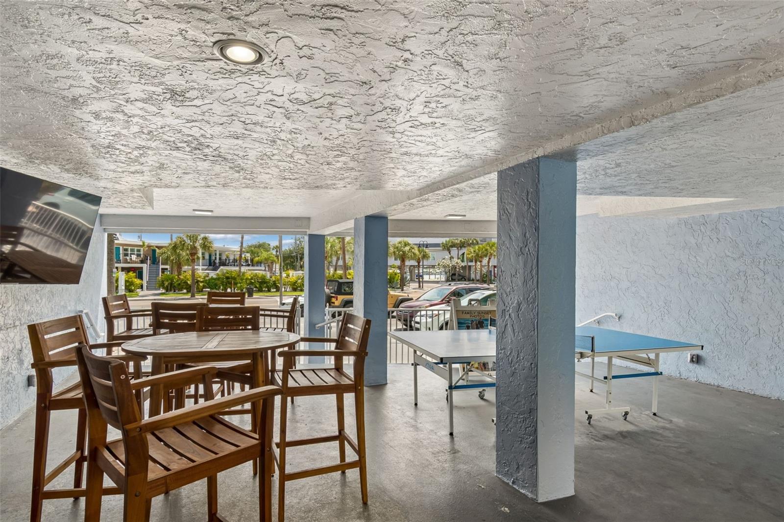 PELICAN POINTE ON - Residential