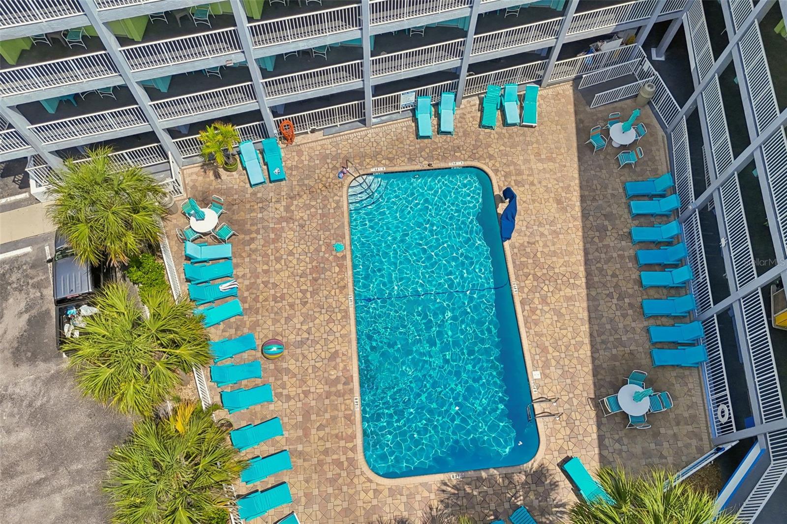 PELICAN POINTE ON - Residential