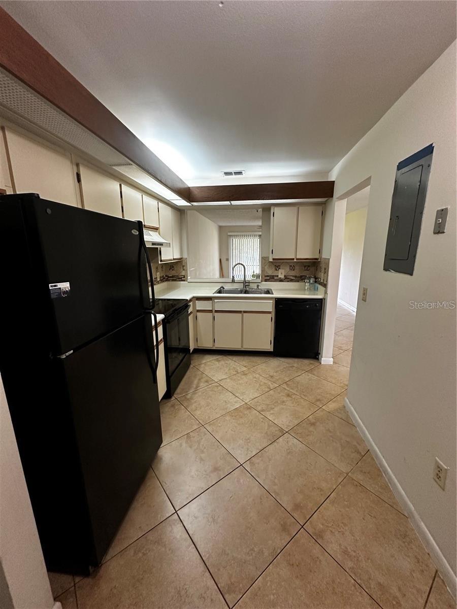 CLUB VILLAS AT WIMBLEDON PARK CONDO - Residential Lease
