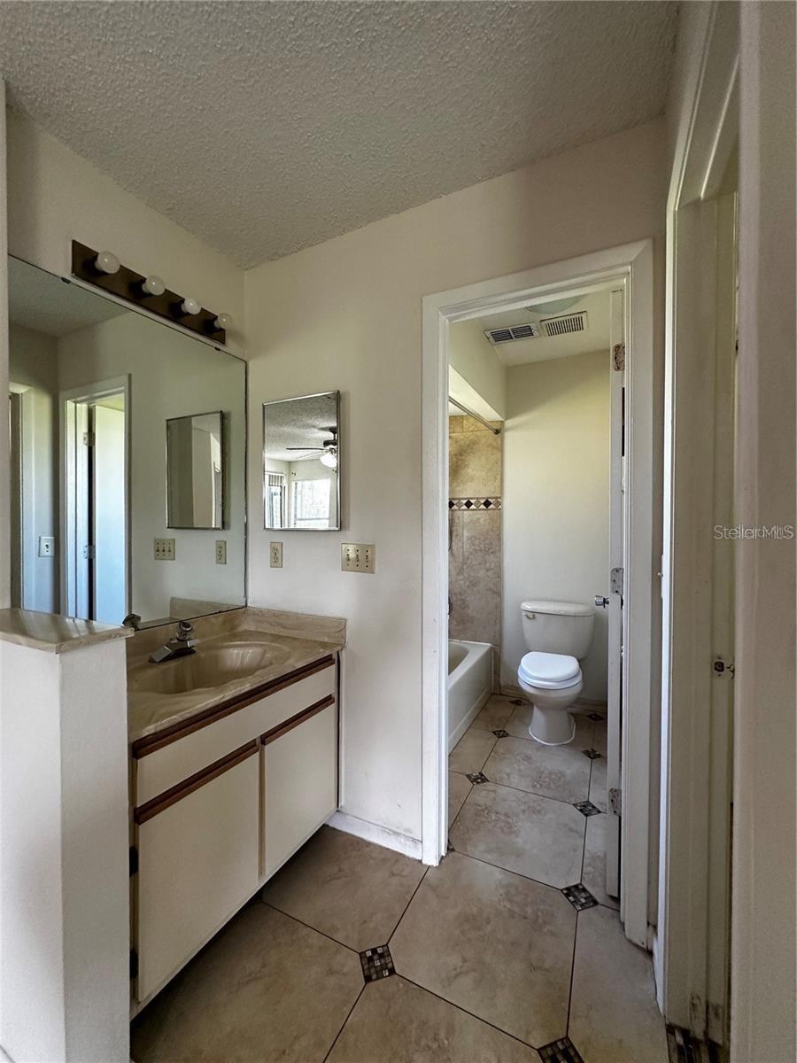 CLUB VILLAS AT WIMBLEDON PARK CONDO - Residential Lease
