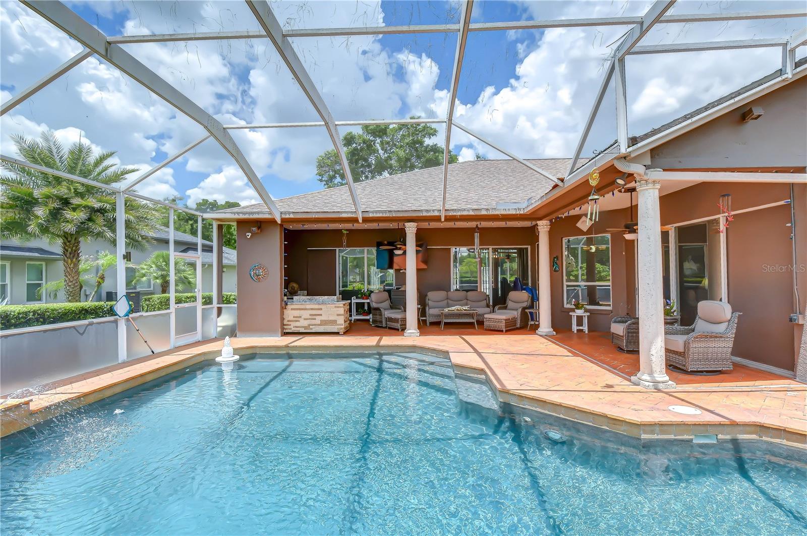 RIVER HILLS COUNTRY CLUB PH - Residential