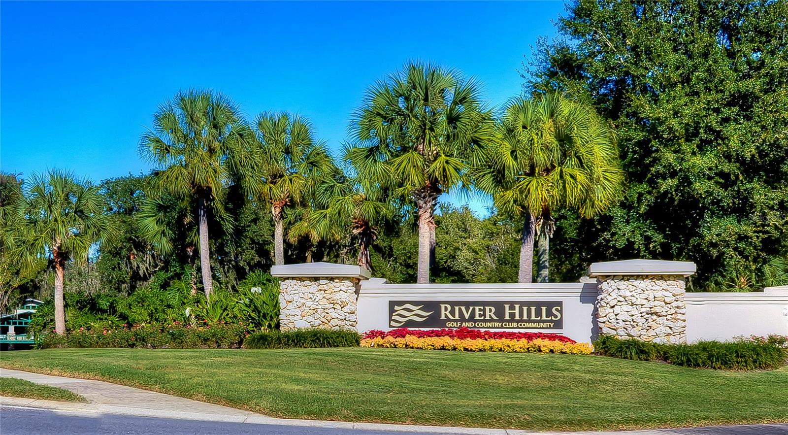 RIVER HILLS COUNTRY CLUB PH - Residential