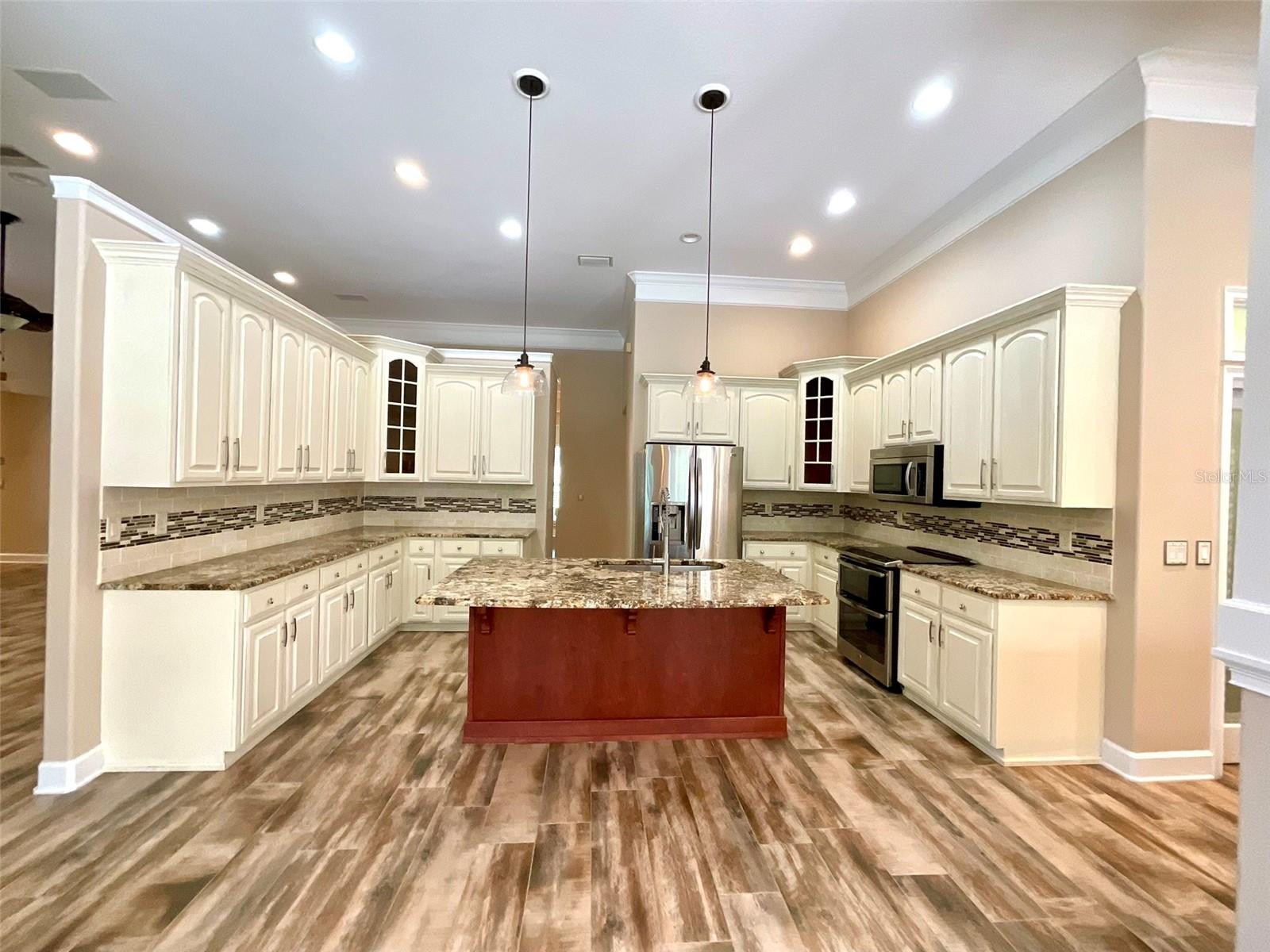 COUNTRY CLUB/OCALA UN 01 - Residential