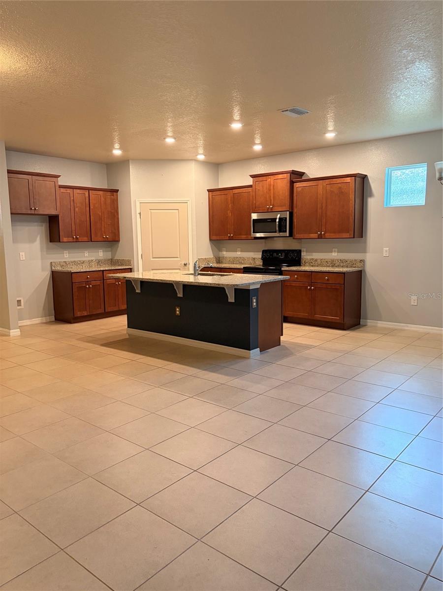LAKE JOVITA GOLF & COUNTRY CLU - Residential