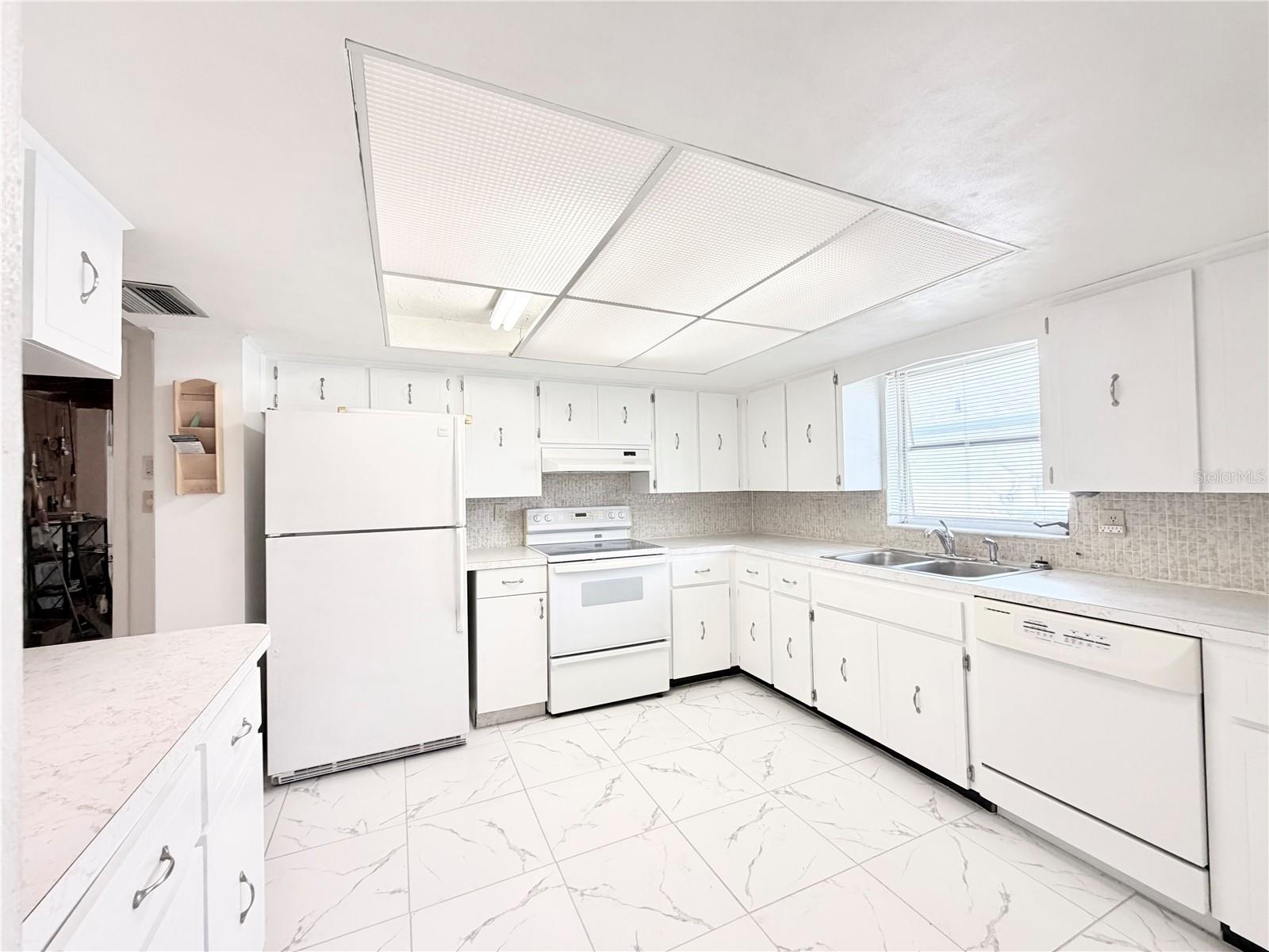 EMBASSY HILLS - Residential