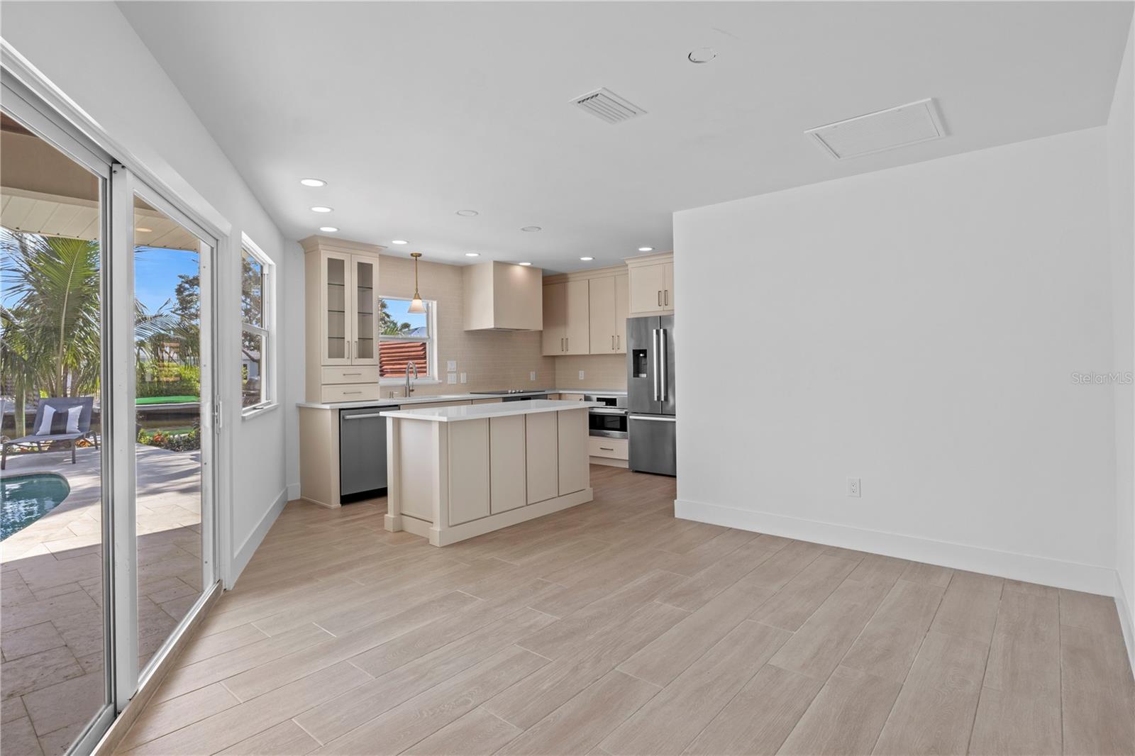 KEY ROYALE 9TH ADD - Residential