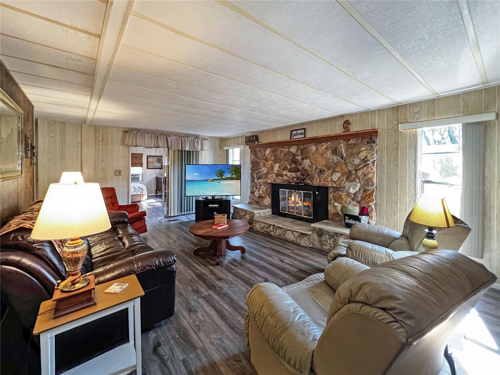 GULF COAST ACRES UNIT - Residential