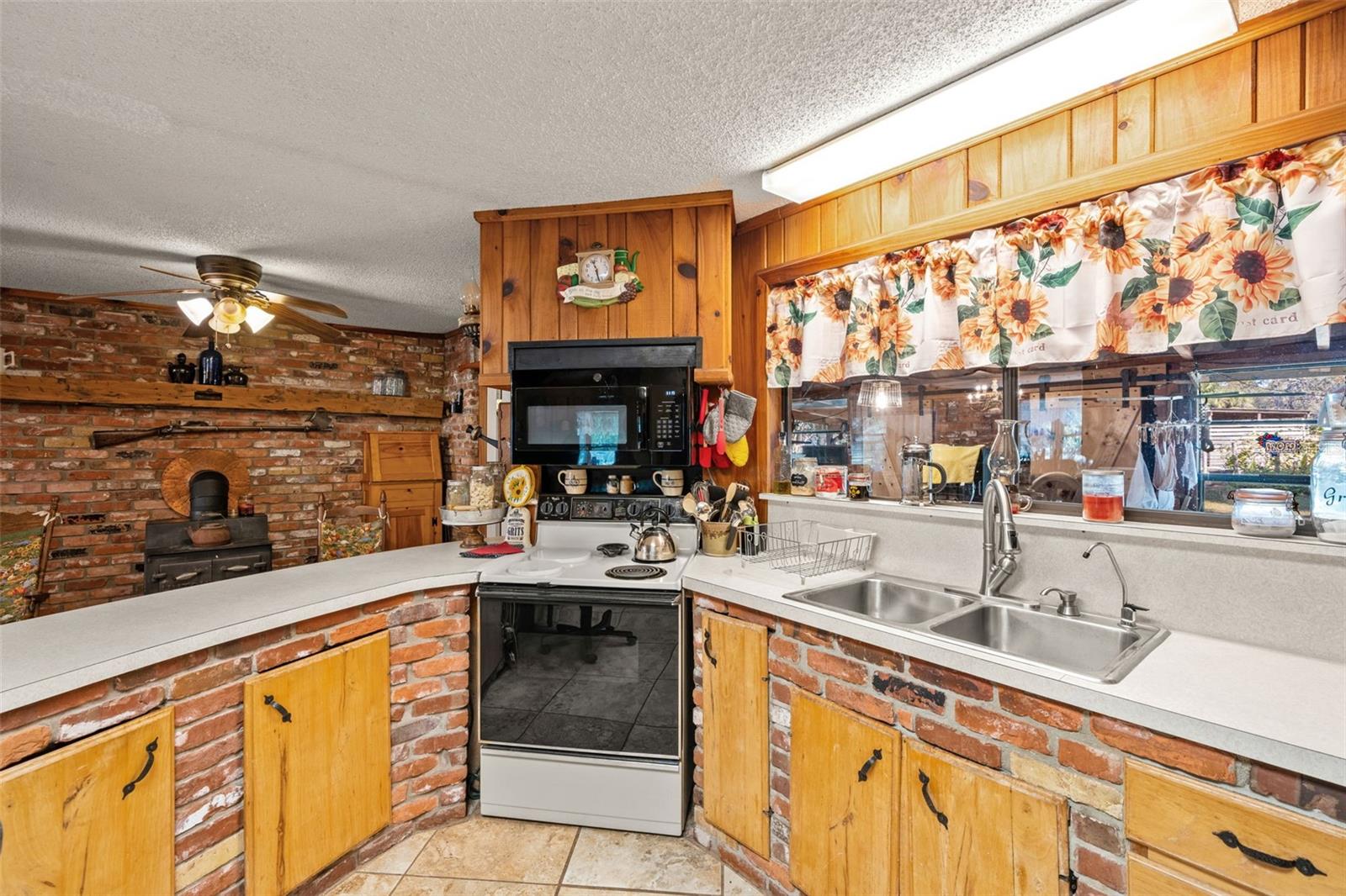 GULF COAST ACRES UNIT - Residential