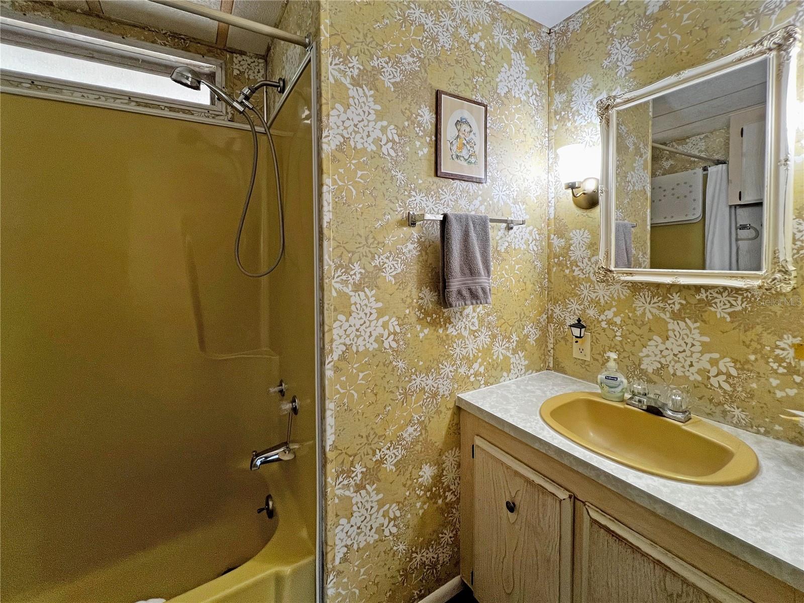 GULF COAST ACRES UNIT - Residential