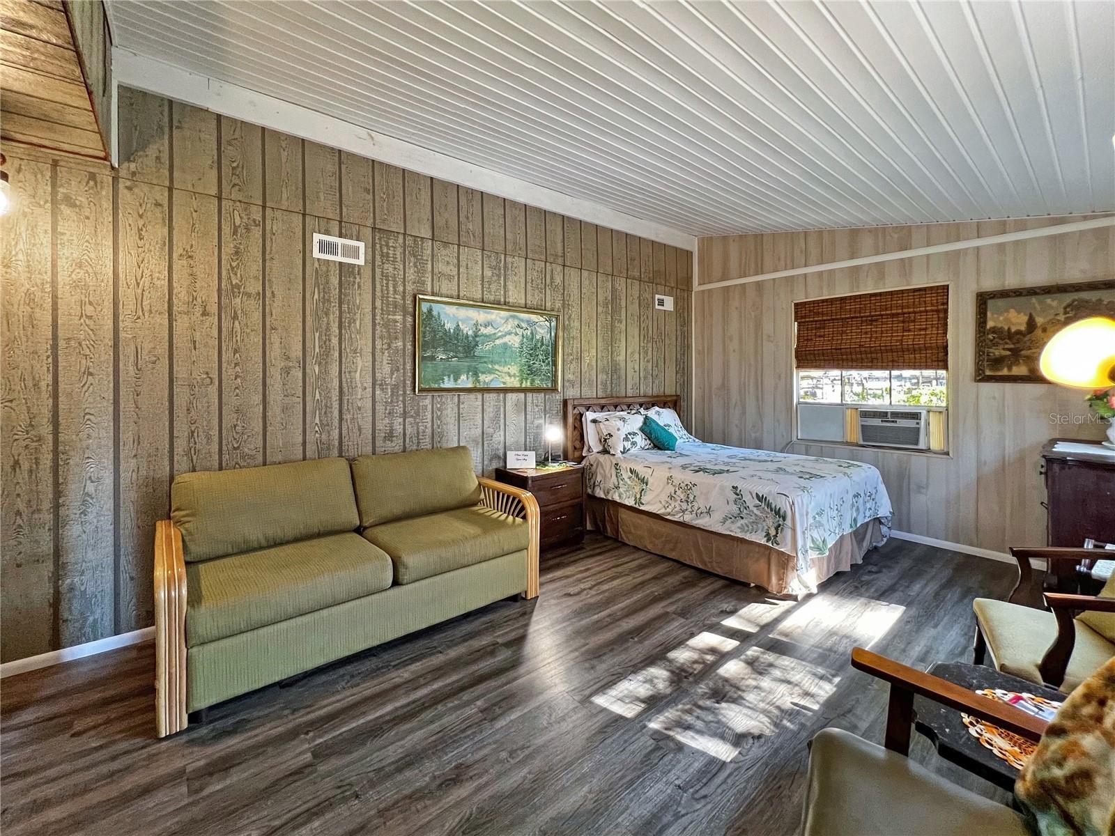 GULF COAST ACRES UNIT - Residential