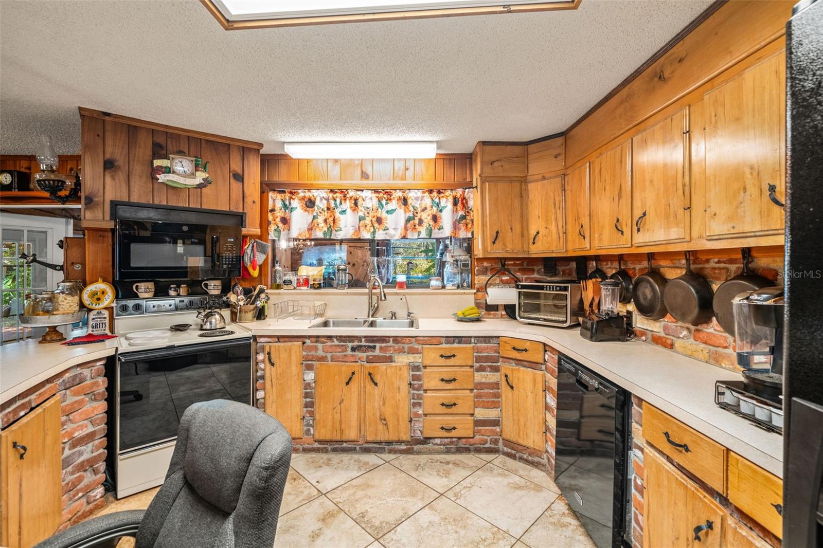 GULF COAST ACRES UNIT - Residential