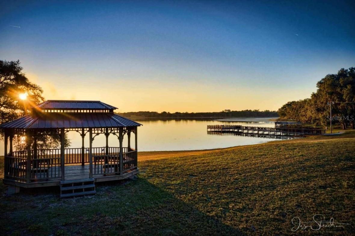 RAINBOW LAKES ESTATE - Land