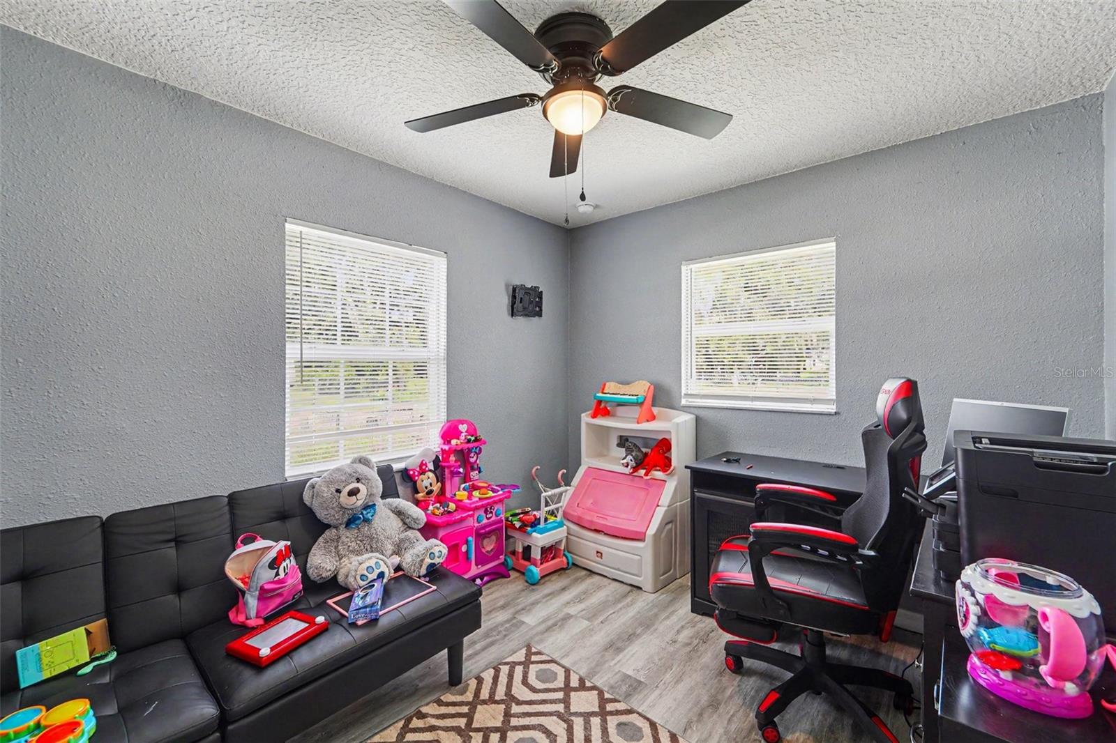 HILL N DALE UNIT 1 - Residential