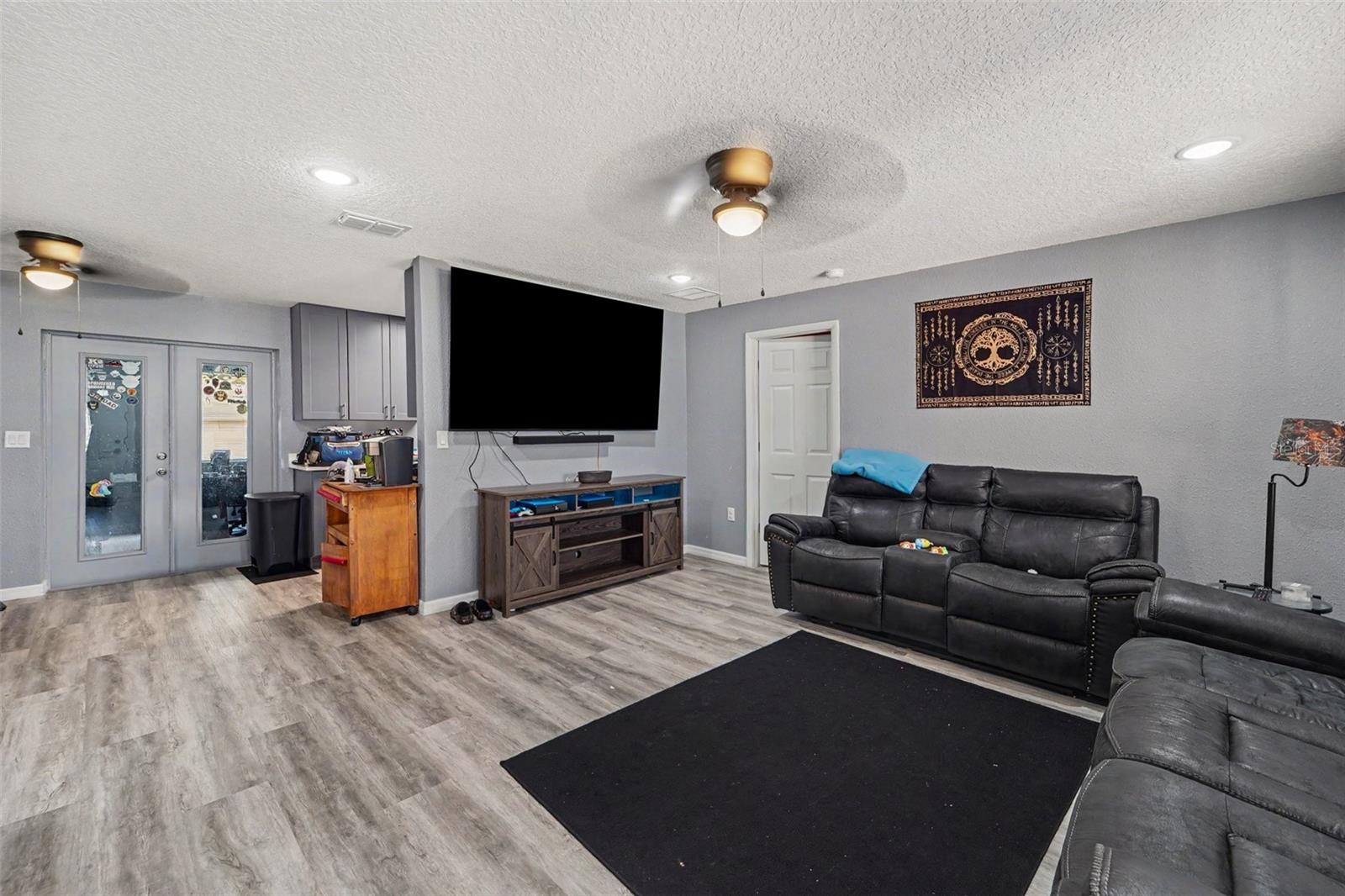 HILL N DALE UNIT 1 - Residential