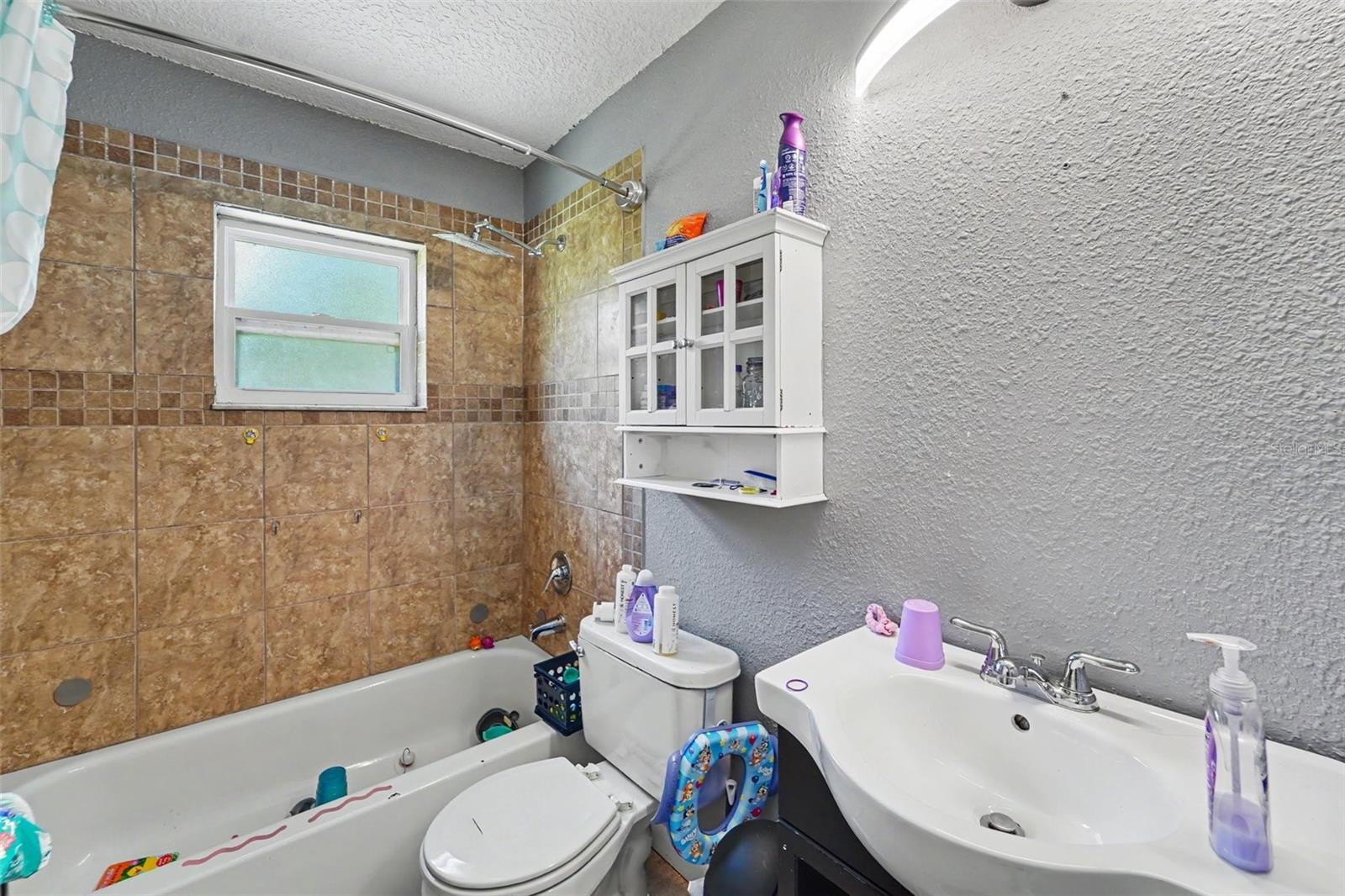HILL N DALE UNIT 1 - Residential