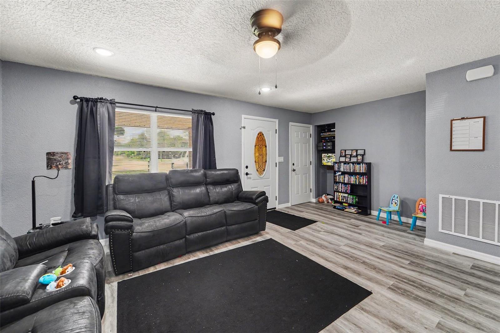HILL N DALE UNIT 1 - Residential