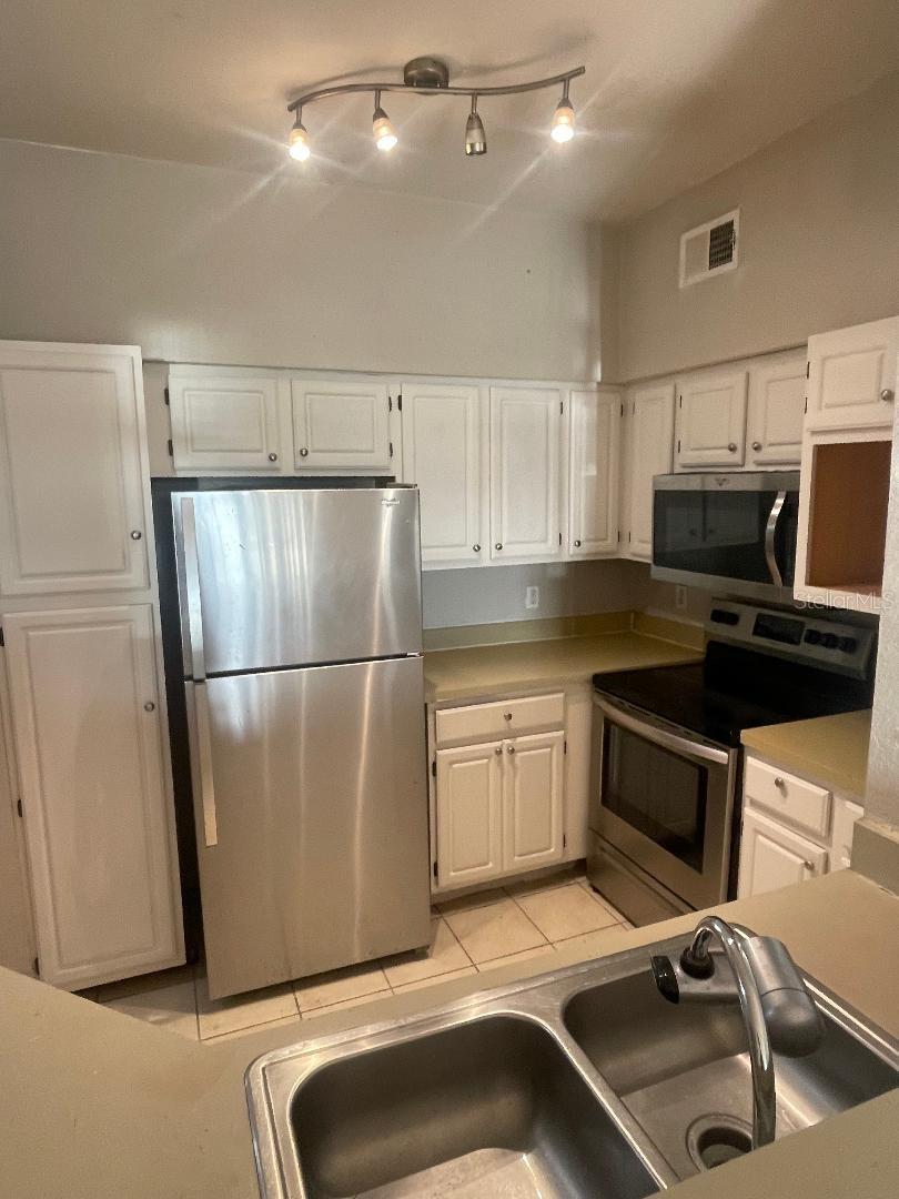 HAMPTONS/METROWEST - Residential