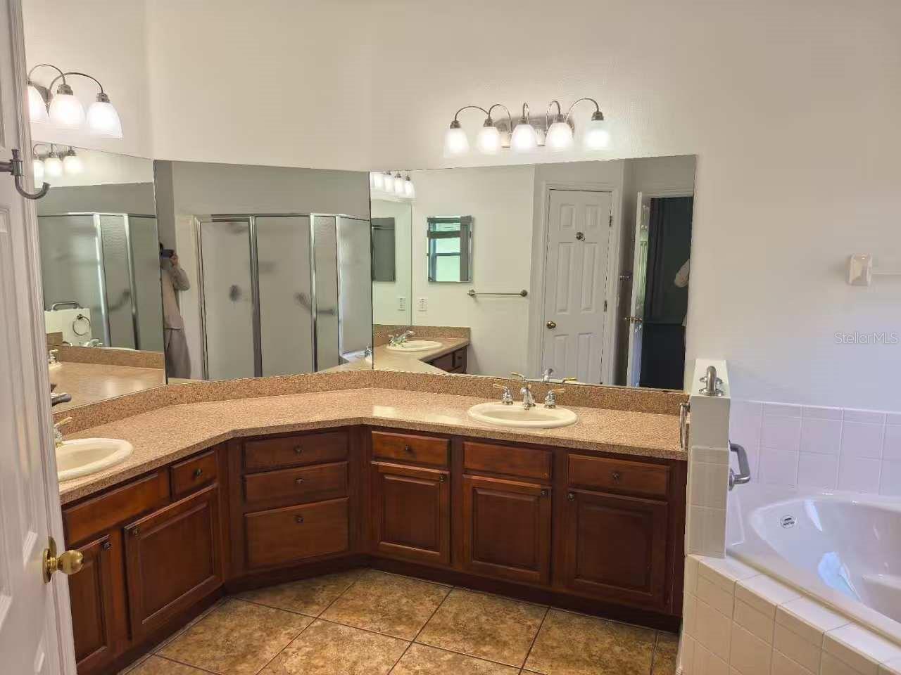 BELLALAGO - Residential Lease