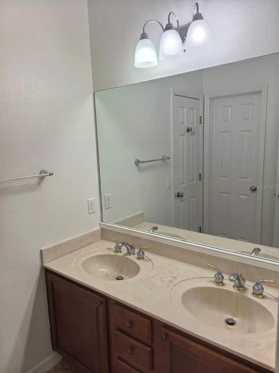 BELLALAGO - Residential Lease