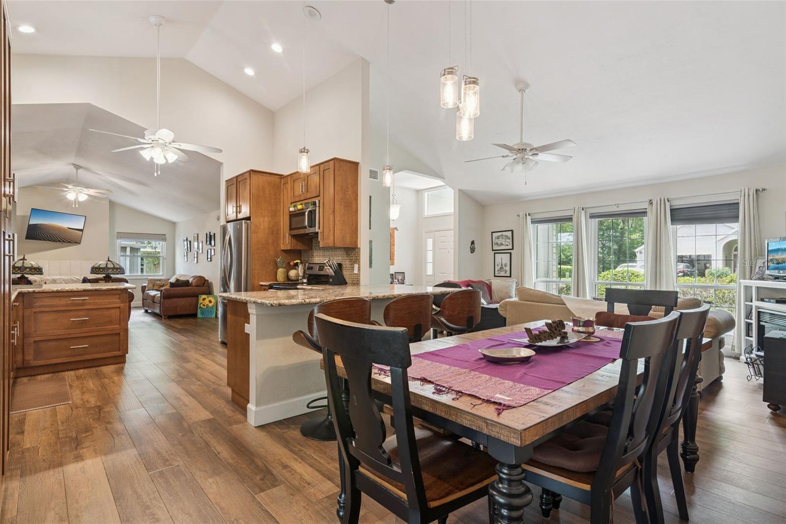 HP/SUTHERLAND CROSSING 13 - Residential