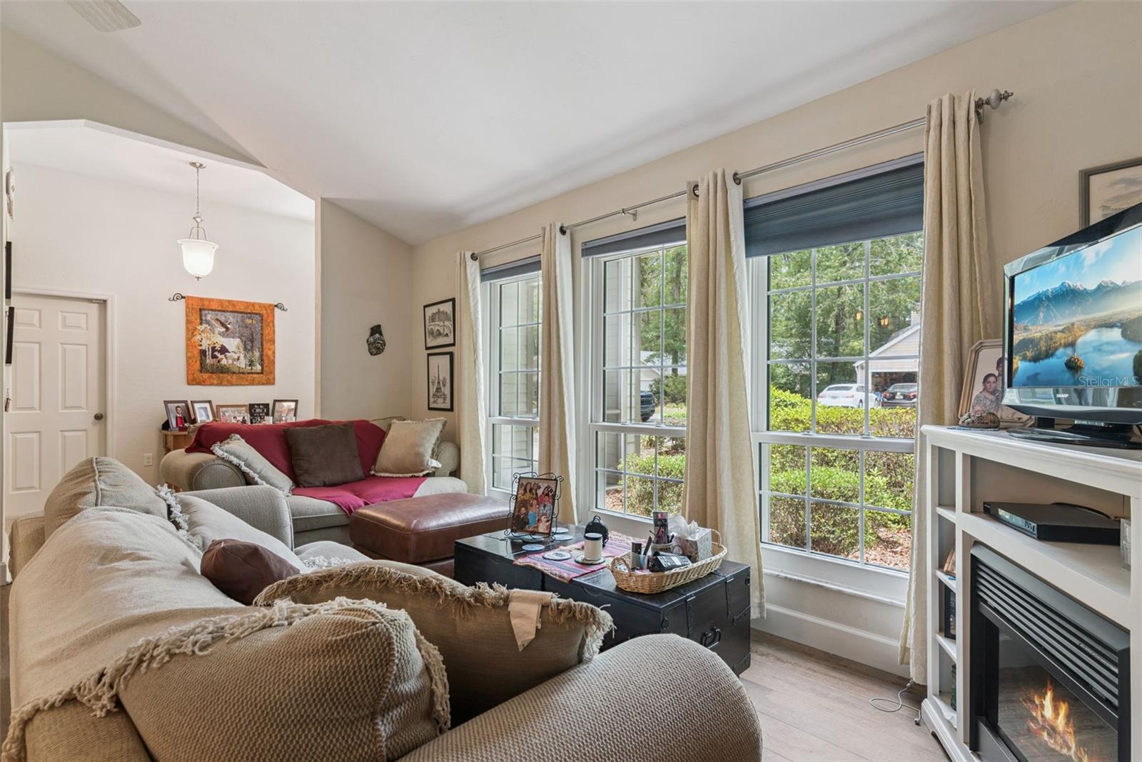 HP/SUTHERLAND CROSSING 13 - Residential