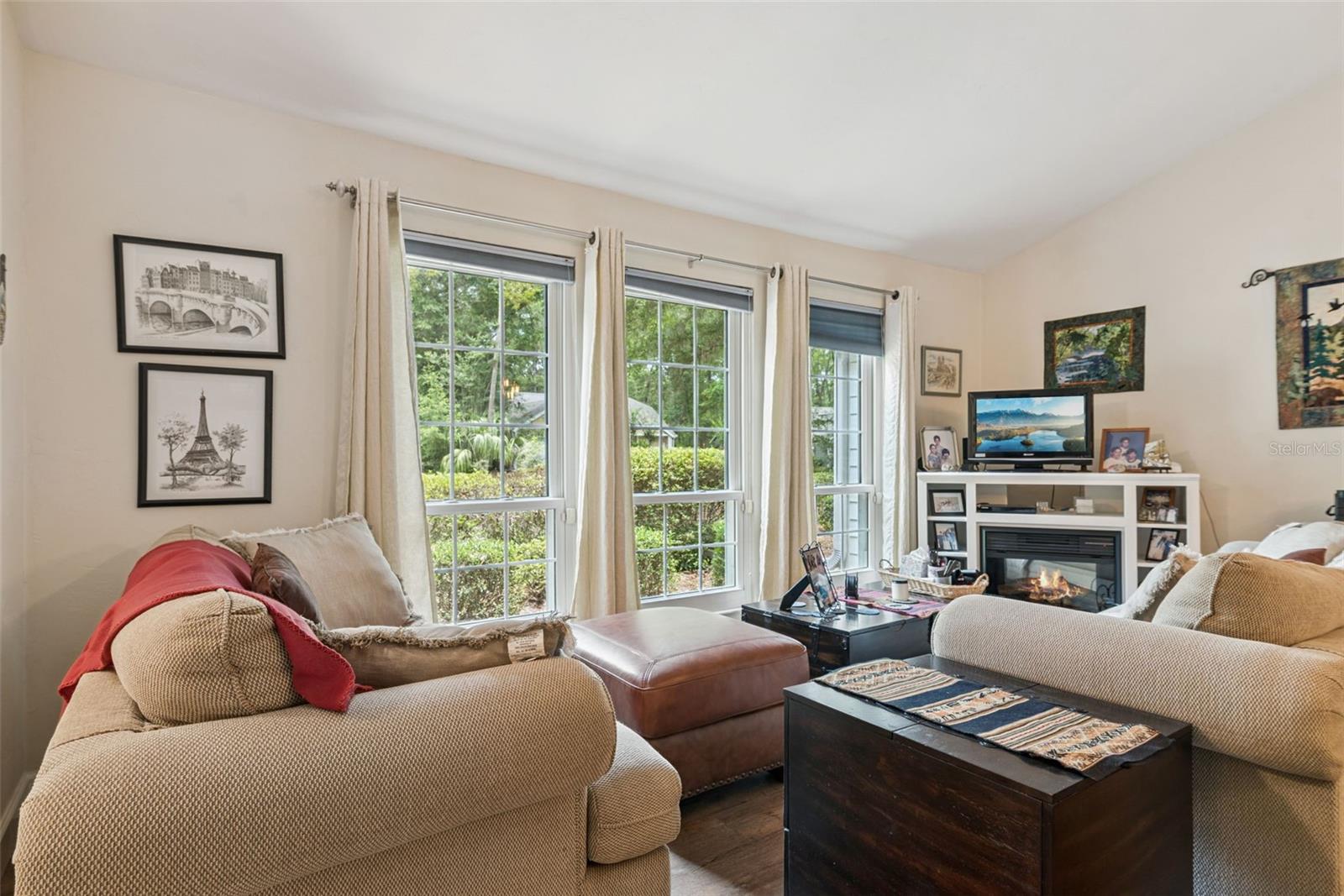 HP/SUTHERLAND CROSSING 13 - Residential