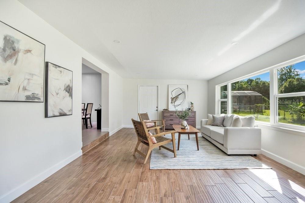 QUEENS MIRROR ADD - Residential