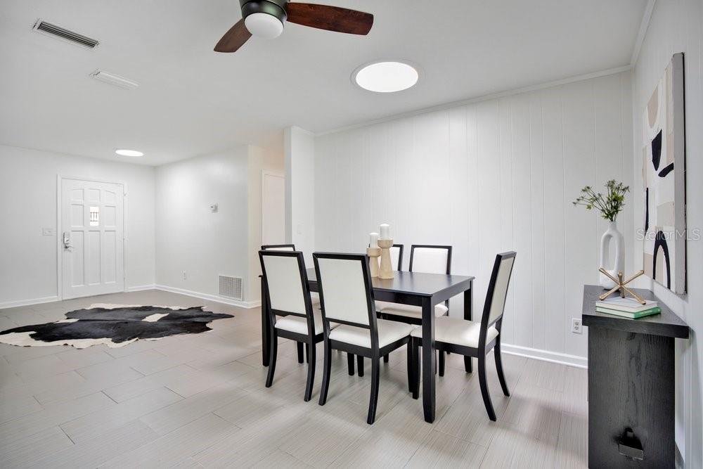 QUEENS MIRROR ADD - Residential