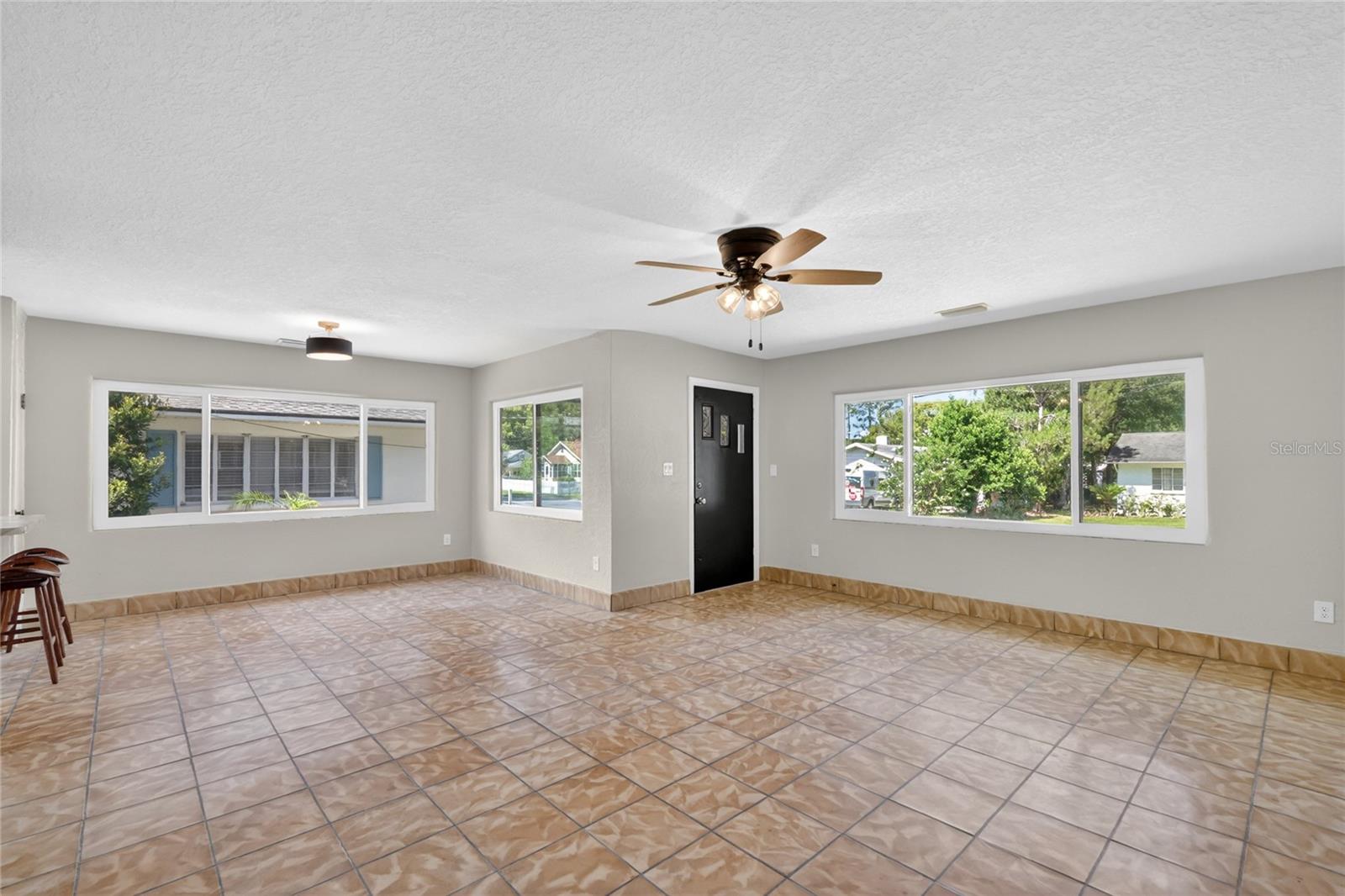 MOUNT DORA - Residential Income
