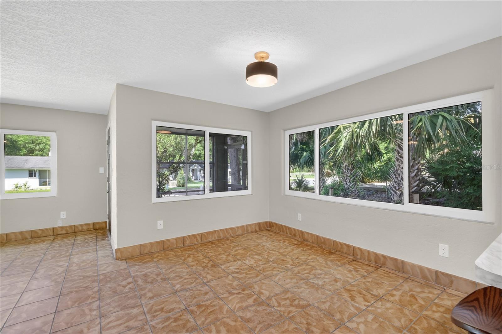 MOUNT DORA - Residential Income