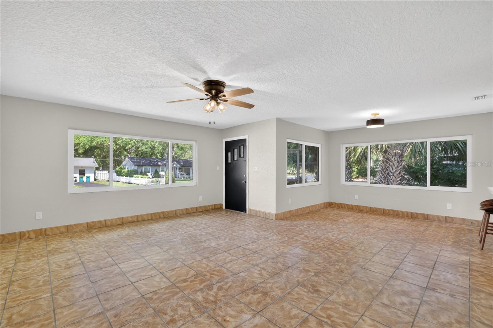 MOUNT DORA - Residential Income