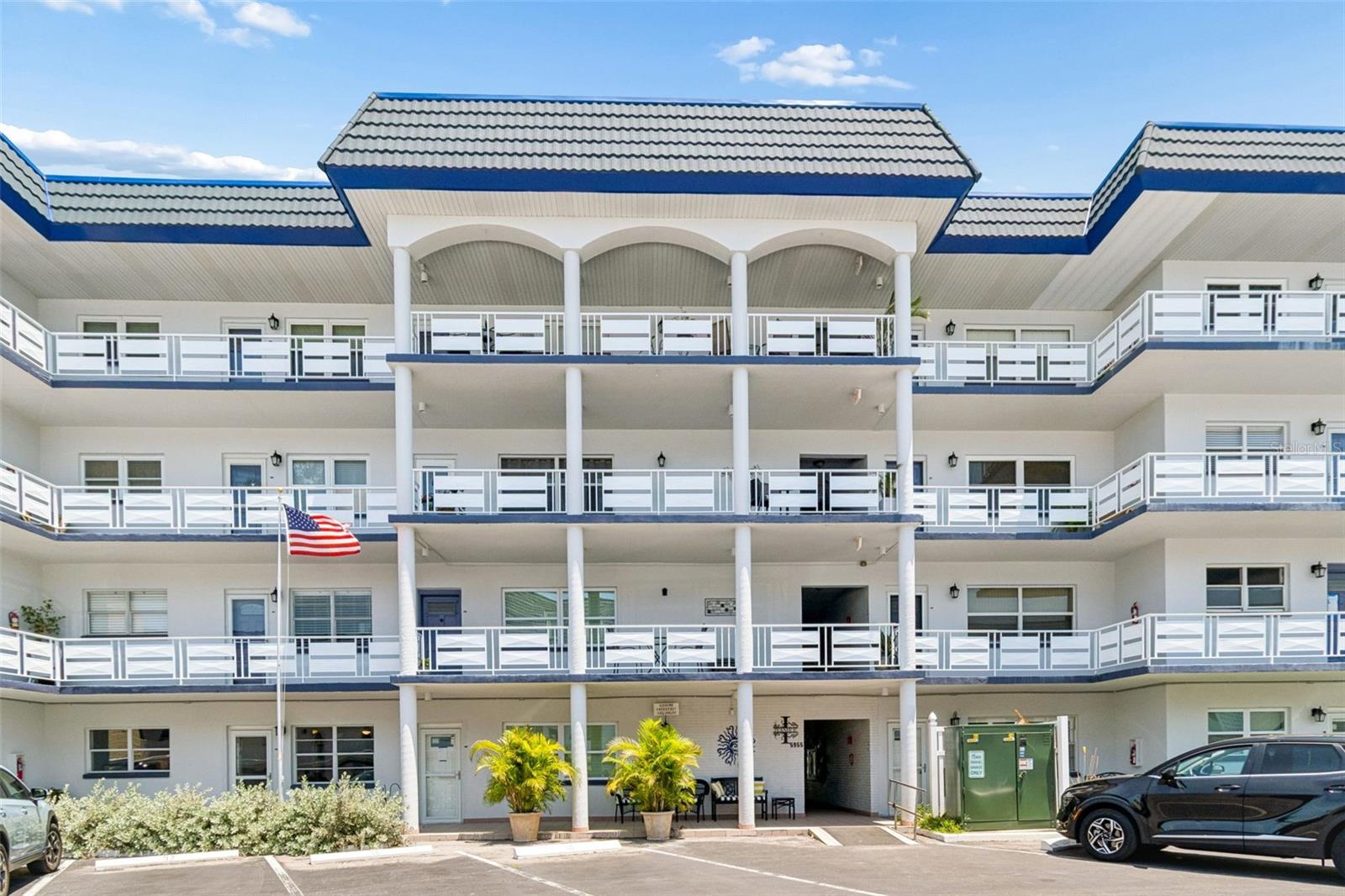 Waiting for a waterfront condo, 2 bedroom and perfectly remodeled so you move right in? You have found it! And in Gulfport, the quaint "fishing village" surrounded by Boca Ciega Bay and St Petersburg! Located in the community of Town Shores with amenities like a clubhouse, marina, tennis and pickleball courts, alongside bocce and shuffleboard. Four heated pools are located throughout the complex. You can walk or bike to town with restaurants , shopping and a Tuesday market every week or just sit and swing on the local beach while you read that new book. If you want the Gulf beaches they are about 12-15 min. away and stretch for miles or a day of museums in downtown St Pete is a special treat and just waiting to entertain you for hours on end. The monthly fee includes all utilities (except electric)and even internet, wi-fi, and cable.